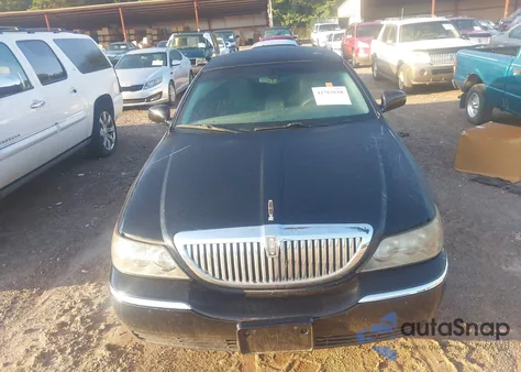 2005 Lincoln Town Car Signature from USA, damaged, VIN 1LNHM81W45Y627586